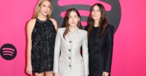 Swifties React to Este Haim’s Olive Garden Pic